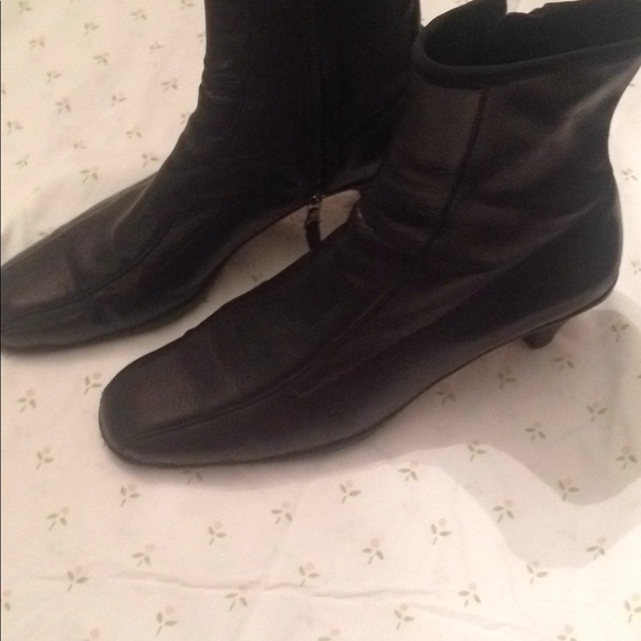 Prada women's boots - Picture 5 of 5